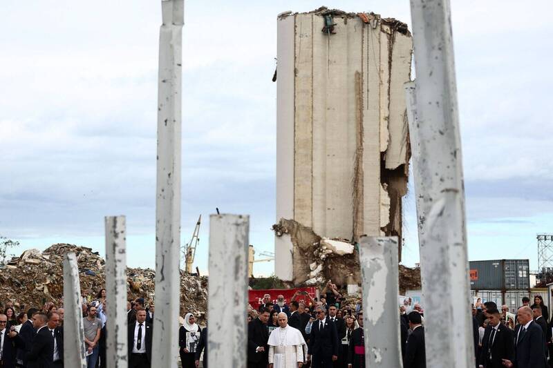 教宗親臨2020年貝魯特港爆炸現場祈禱 慰問罹難者家屬