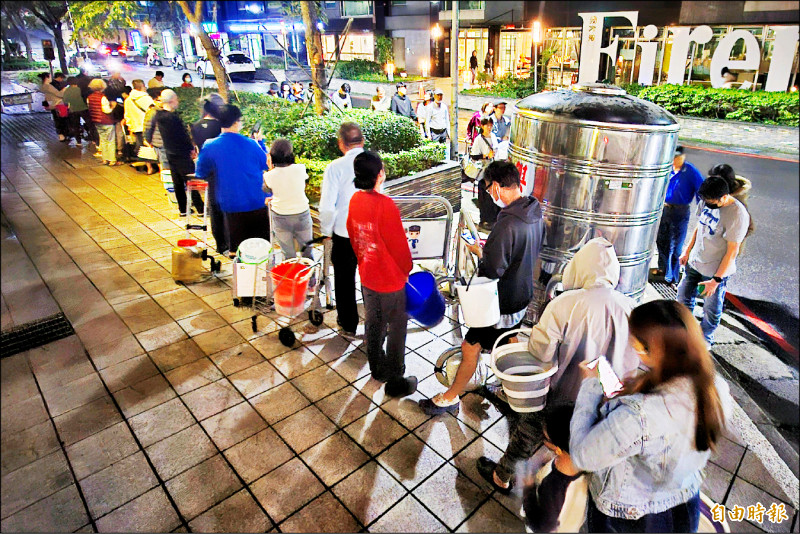 《淡北道路挖破管》淡水停水4天 侯友宜致歉：開罰廠商