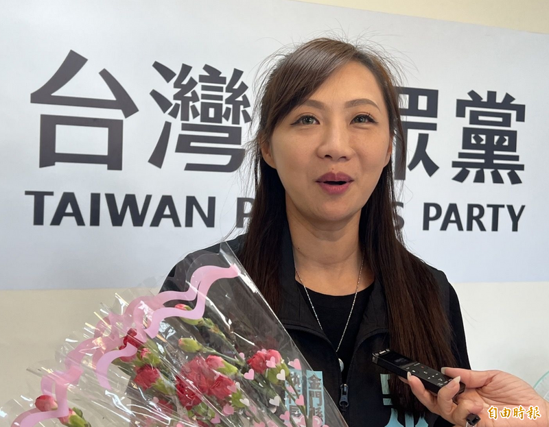 否認空降三蘆搶地盤  周曉芸Threads帳號仍叫「金門小姐姐」被酸爆！