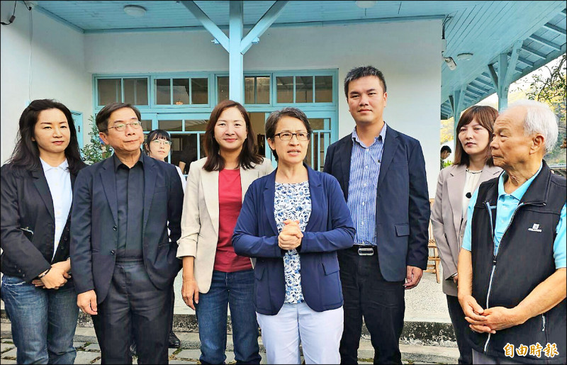 公館油礦場建築變身書旅 蕭美琴參訪