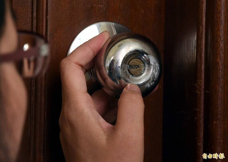 白牌車司機被控性侵 辯稱酒醉女「拉手摸身體」判5年