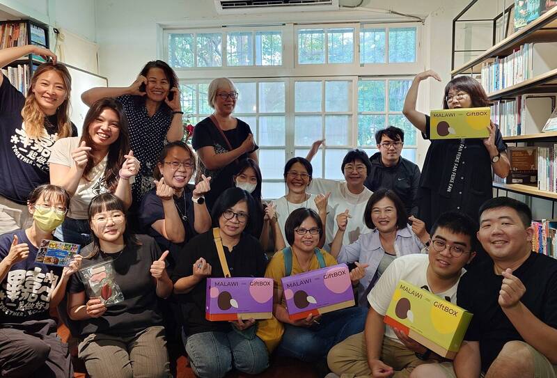 地方創生結合國際援助 畢嘉士基金會與好屏青年推公益春節禮盒