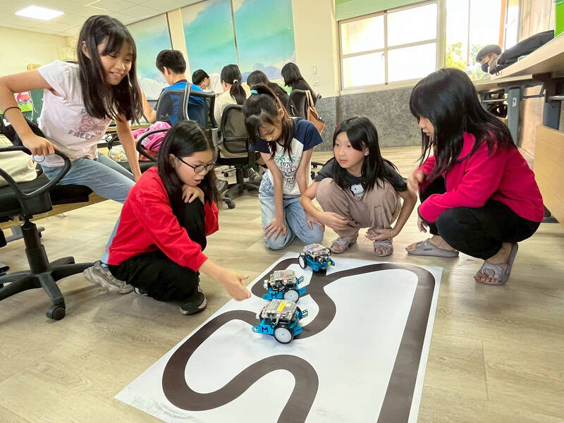 嘉縣忠和國小攜手國北教大 偏鄉推動智慧車計畫