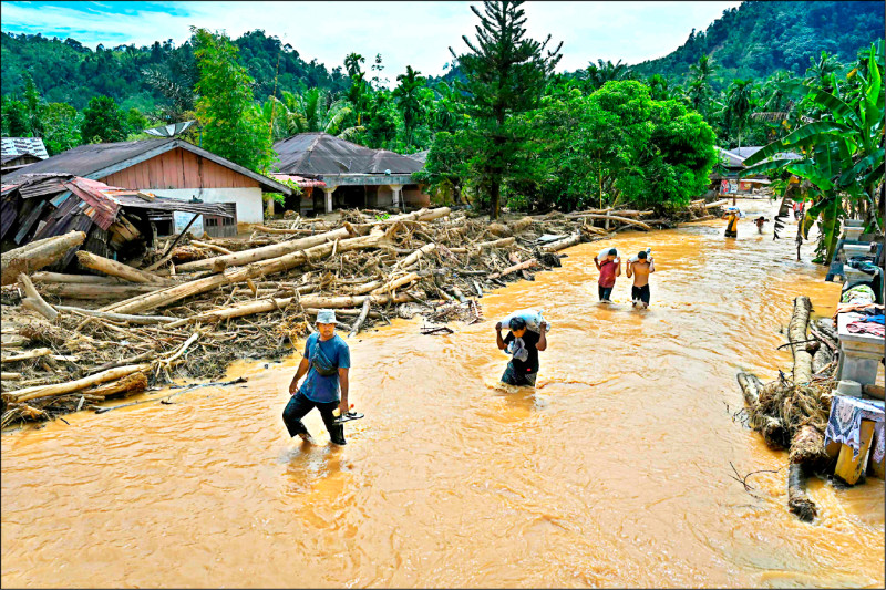 東南亞豪雨成災 逾1300死近900失蹤
