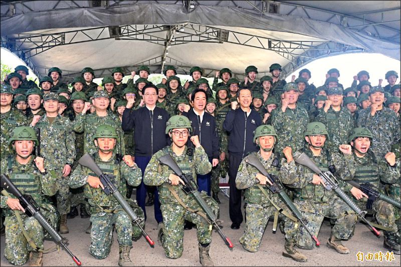 宜蘭視導後備旅教召 總統:和平靠實力 不靠協議