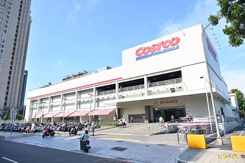 免費停車時代結束!新莊好市多將收停車費 會員大讚:早該實施