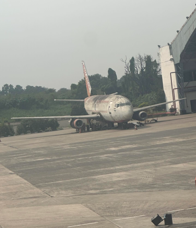 扯！印航波音737飛機「離奇失蹤」13年 竟在機場角落找到了......