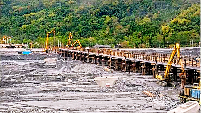 花蓮馬太鞍溪鋼便橋 下月底通車