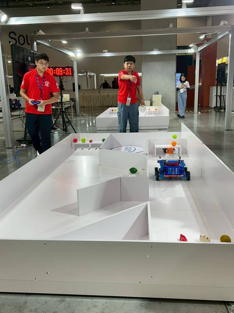 桃竹苗分署培訓國手贏回亞洲技能競賽8金牌 莊致齊、鄭宇翔僅16歲