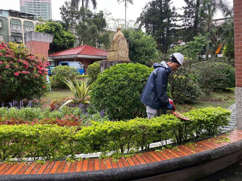 新北校園工友人力荒 教育局：明年3.2億挹注各校庶務委外補助