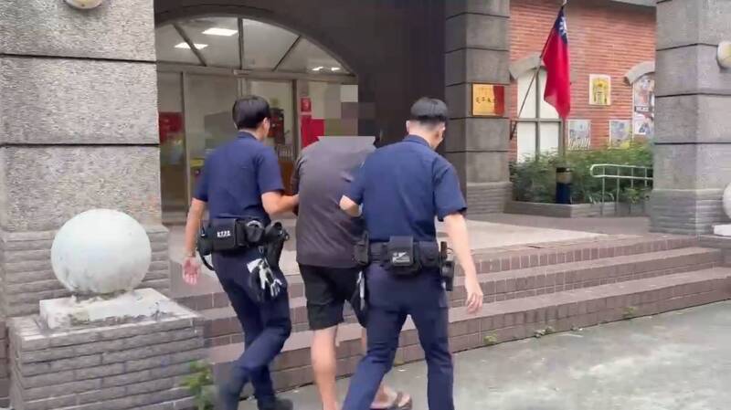 通緝犯拒檢與新北警拉扯 口袋掉出安毒、喪屍煙彈罪加一等