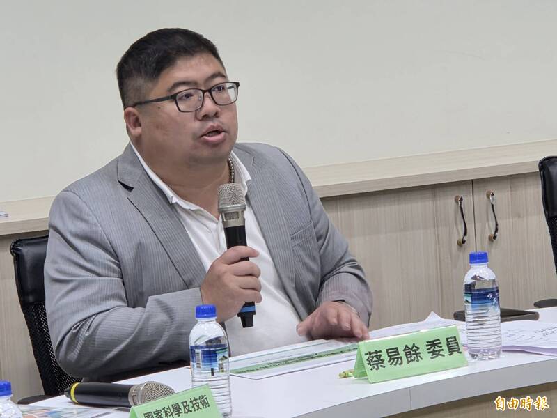 民進黨嘉義縣長初選衝刺!黃榮利掛看板、蔡易餘勤跑山區