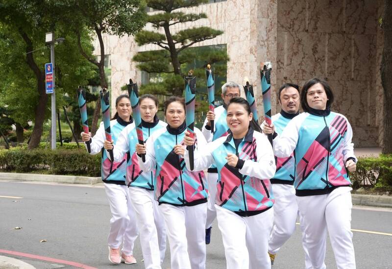 台灣首辦「世界原住民族傳統運動會」 聖火傳遞今抵達原民會