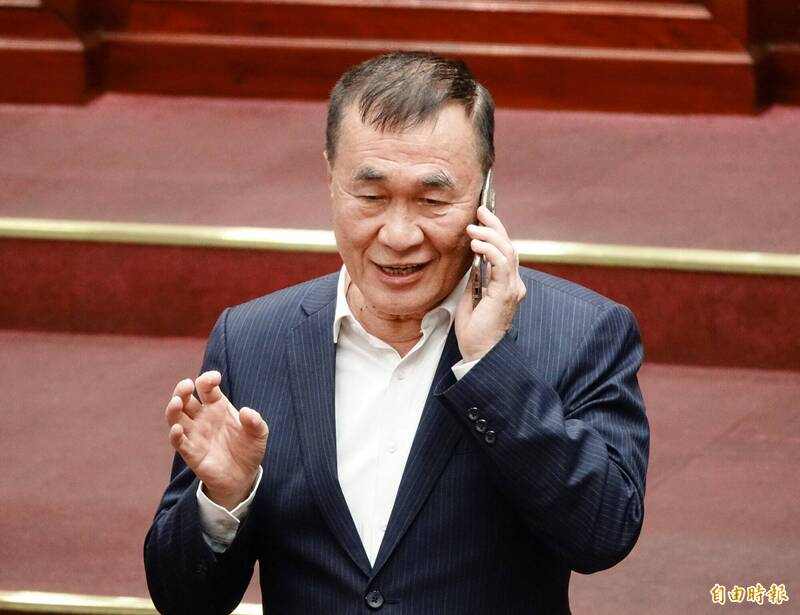 女主持人提問李四川回「妳可能聽不懂」林楚茵轟：要選市長先補性平意識