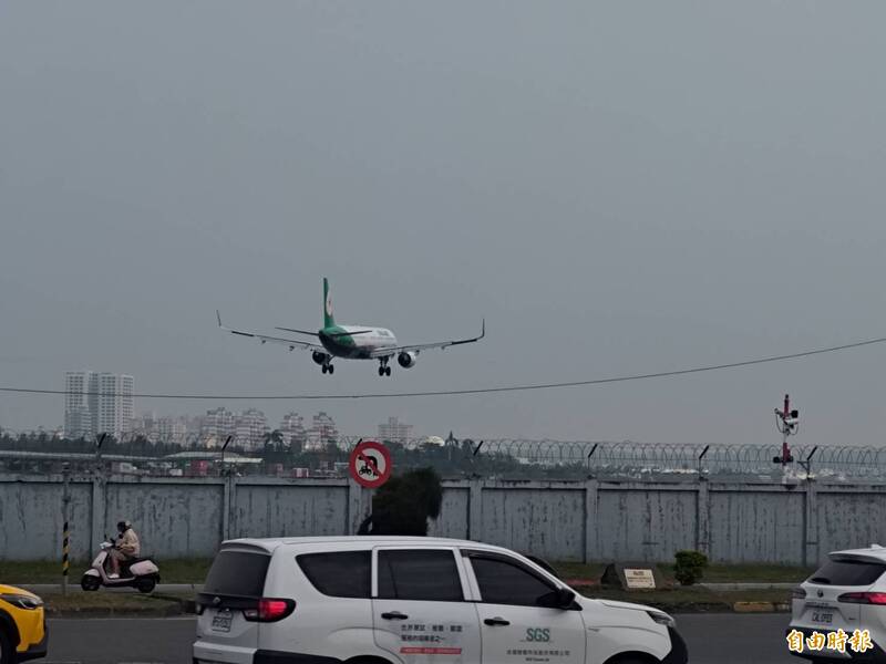 可看飛機起降！高雄國際機場60年來首次「換牆」