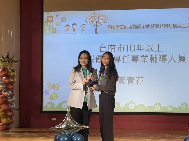 堅守10年 台南社工黃青荐跨網絡打造堅強校園支持系統