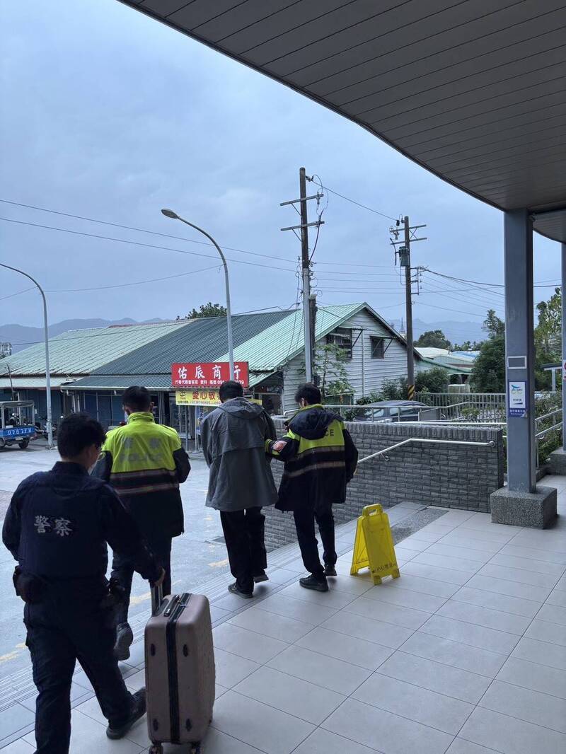 騙光復災民「善心團體送家具要運費」 無良男被起訴