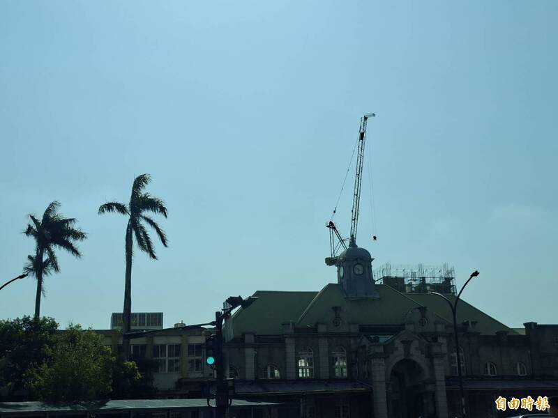 利劍刺鐘樓！新竹火車站後方長高樓層「怪獸」 毀城市景觀挨批