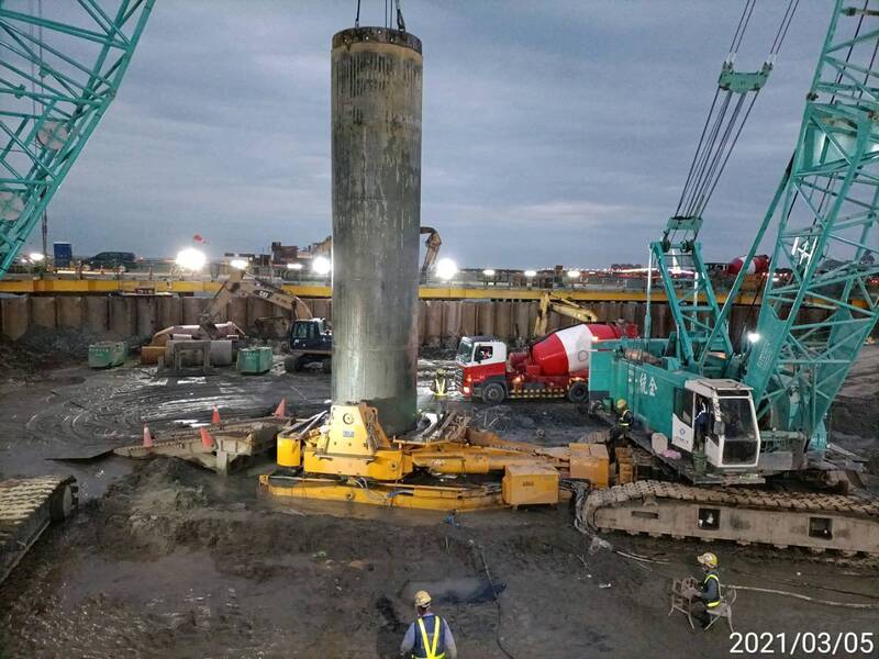 一支基樁能承重6000噸以上 淡江大橋主橋塔插了58支