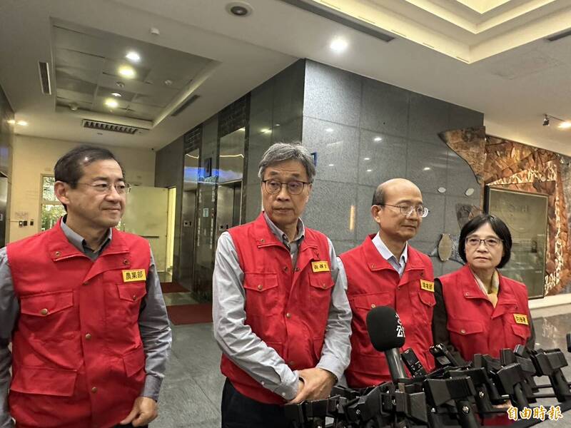 非洲豬瘟禁運禁宰15天 新增運豬車業者可獲中央補助