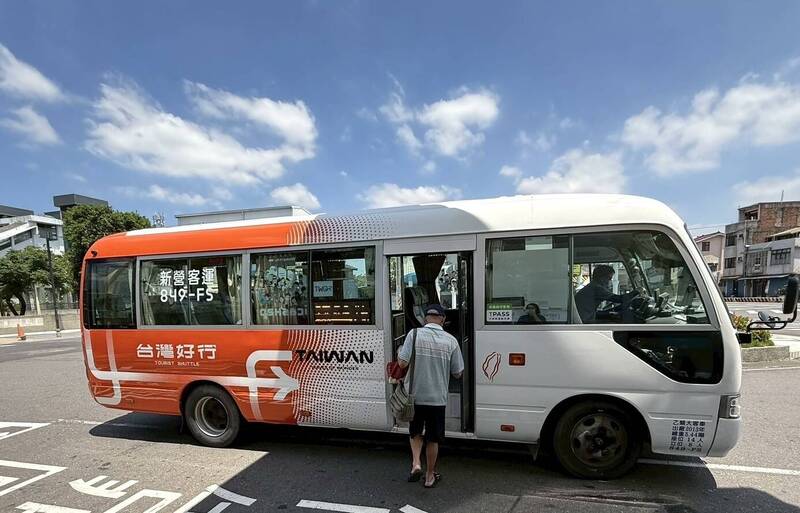 台南台灣好行限定版午後微醺 來瓶「林警官」大玩諧音梗