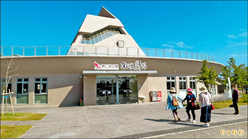 台東南迴驛站營運下滑 挨轟3億打水漂