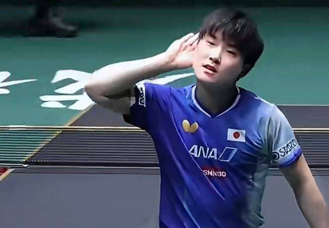 無畏球迷狂喊「支持日本的死」！張本智和贏球1手勢讓中國人氣結