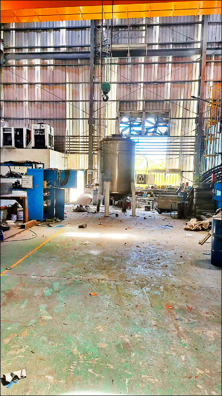 異丙醇久放變撒旦之母 工人清結晶遭炸死