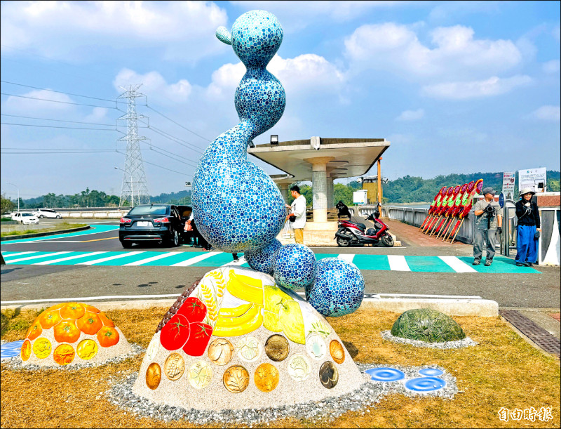 嘉縣仁義潭「樂山樂水」陶藝 青銀攜手創作