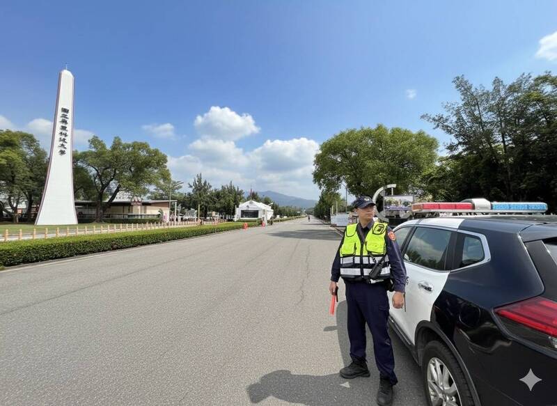 警方至屏東科技大學前執法。（警方提供）