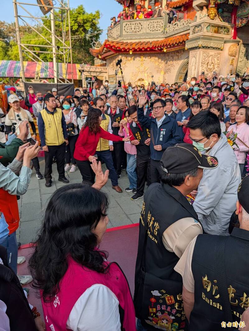 高雄「三山」媽祖首度合體「粉紅超跑」！數萬信眾共襄盛舉大遶境