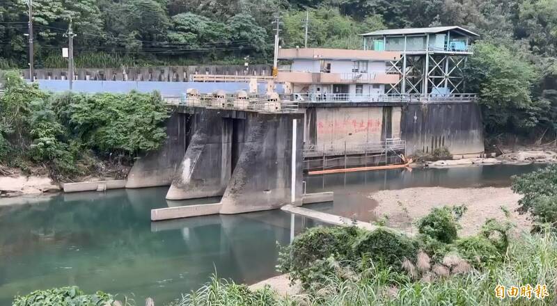 基隆河油污案 新北汐止4.5萬戶補償購水、就醫與換濾芯