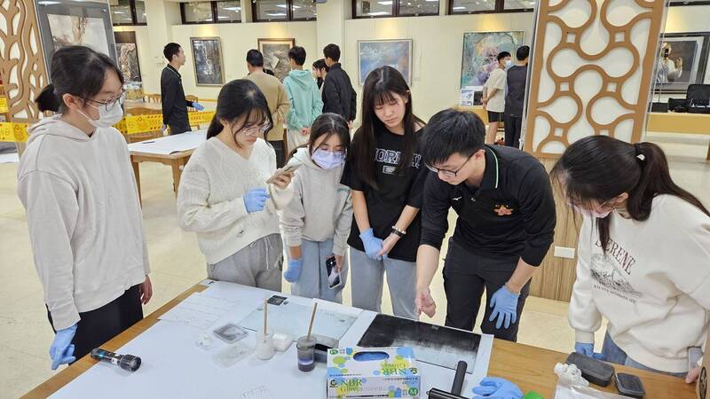 苗栗高中偕苗警合辦鑑識挑戰賽 學生體驗破案科學