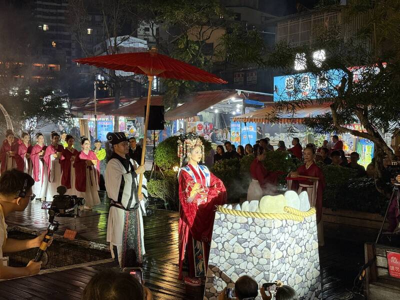 宜蘭冬戀蘭陽溫泉季登場，溫泉產業發展協會舉辦祈水感恩禮，為活動揭開序幕。（宜蘭縣政府提供）