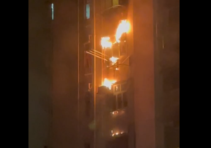 香港荃灣中心「北京樓」驚傳火警 百名住戶緊急疏散