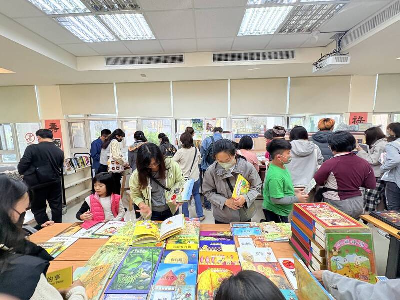 澎湖捐發票、選好書 募得1550張捐弱勢