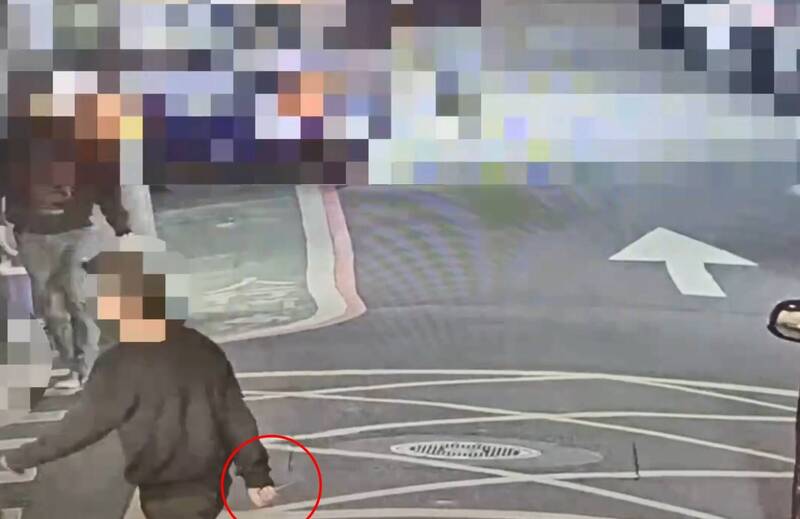 嗆拍攝影片團隊「是不是在瞪我!」 暴怒男持起子傷人被逮