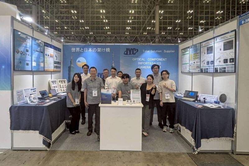 中央大學新創科穎達公司 以超穎透鏡技術登上國際舞台