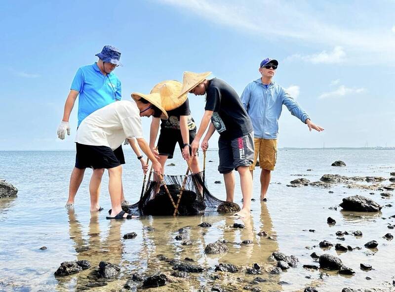 「夏日樂學計畫」21.5萬人次受惠 教育部明年再提高補助