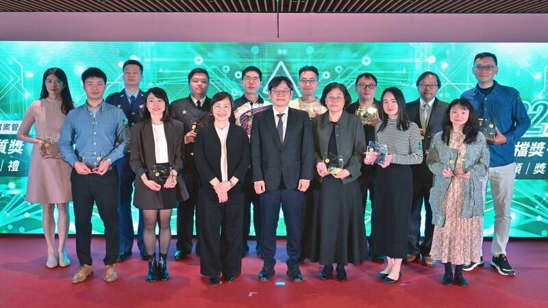 第22屆金質獎有104名檔管人員參加、13位檔案管理人員獲獎。（國發會檔案管理局提供）