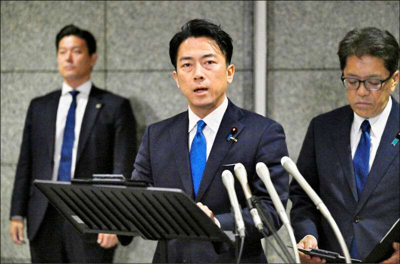 日本防衛省罕見地在七日凌晨召開臨時記者會，指控中國殲-15戰機六日在日本近海，兩度對日本F-15戰機進行極具挑釁意味的「雷達照射」，已向中方提出強烈抗議。（美聯社）