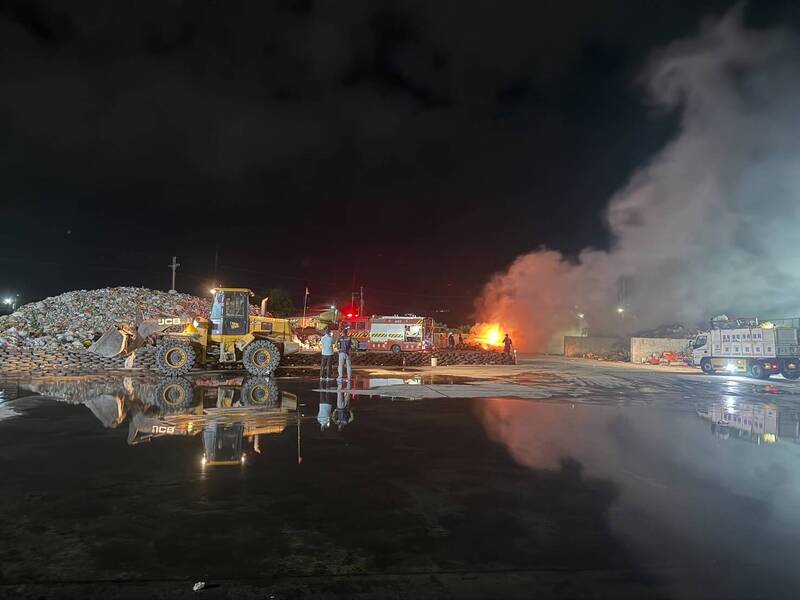 台東市資源回收場昨晚火警 疑廢棄鋰電池釀禍