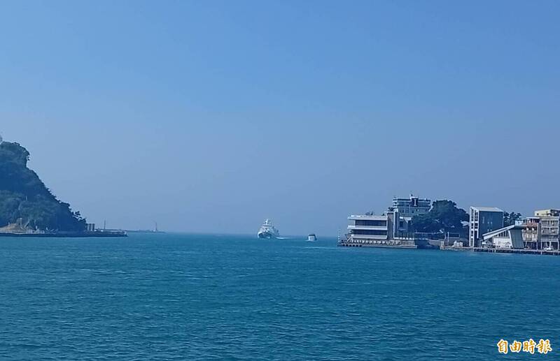 高雄港赫見浮屍!74歲翁旗津晨泳未歸 漂至港口外海