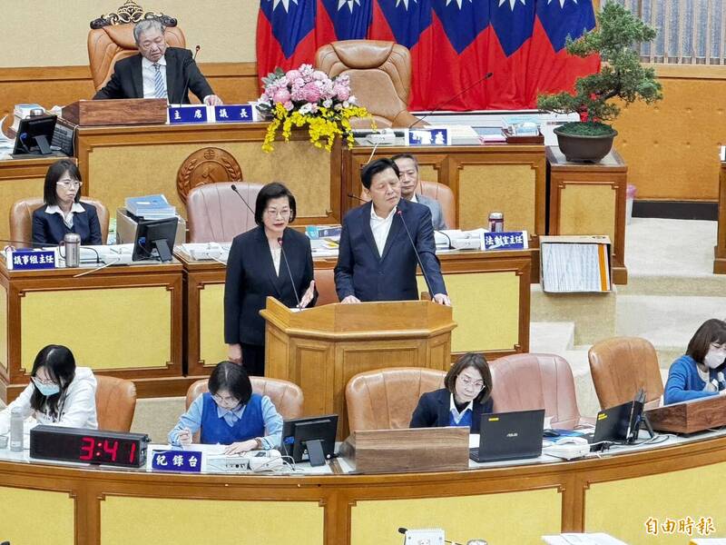 議員爭取敬老卡累點、擴大使用 新北市府鬆口:明年6月提評估報告