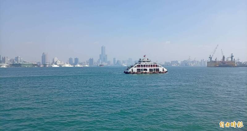 高雄港碼頭海域驚見浮屍 婦人身分待查