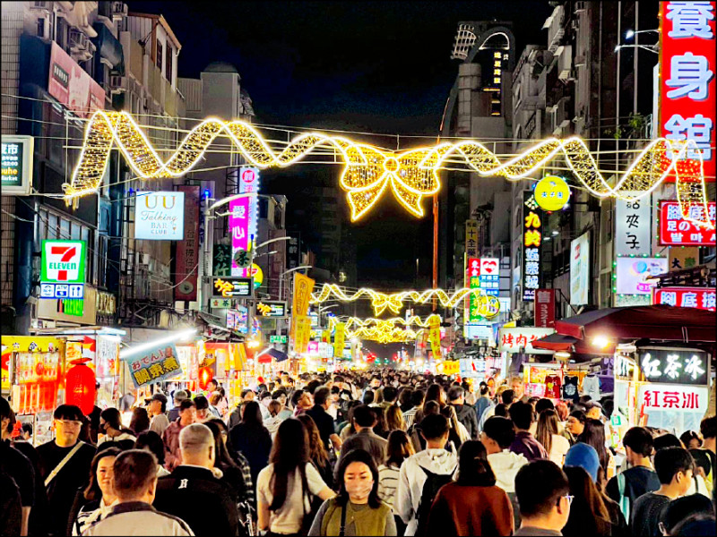 追星潮+優惠券 高雄夜市業績增逾4成