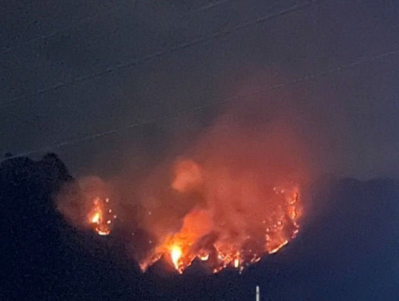 青森縣多地通報發生火災，包括森林大火。（圖翻攝自X平台）