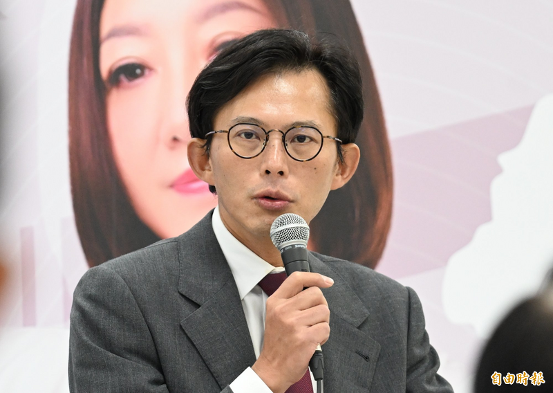 黃國昌再怒告週刊!黃帝穎批「蓋牌式」提告:騙小草不懂法律