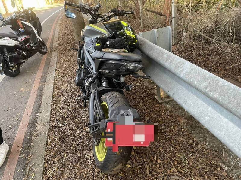 要命!139線死亡彎道撞路樹重傷 50萬紅牌重機成廢鐵