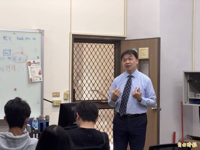 中共藉網路滲透介選! 沈有忠︰上千假帳號隱藏在消費、折扣內容